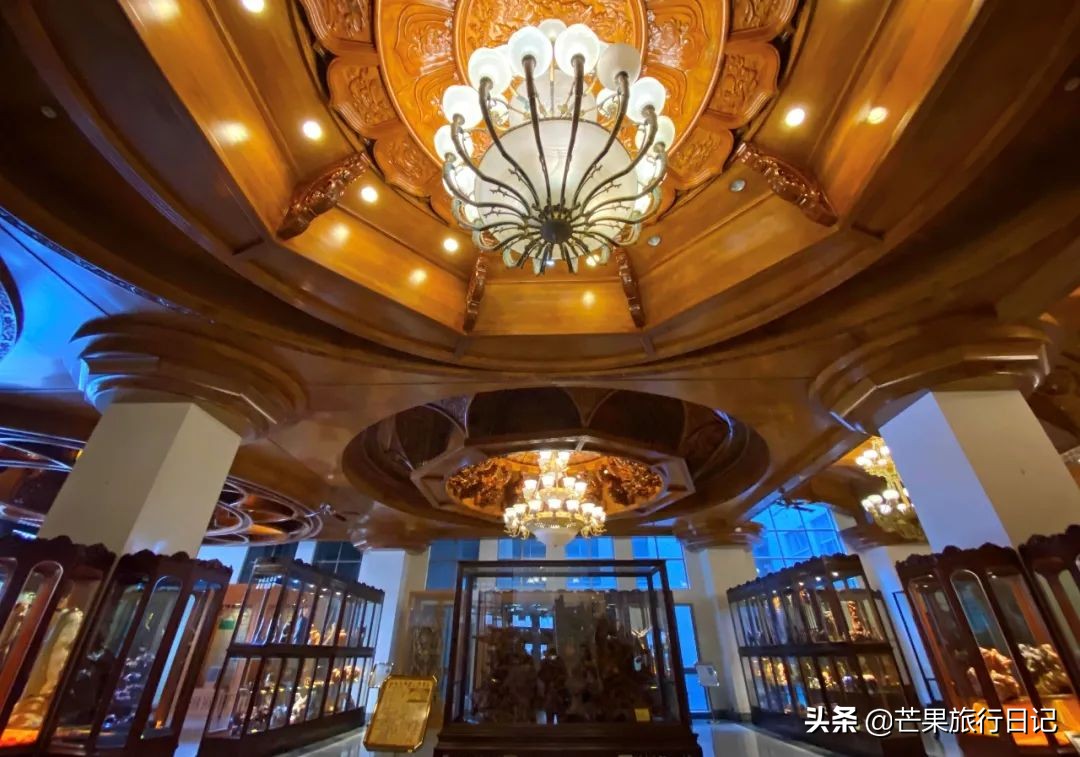 广西“布达拉宫”，据说台湾富商花30亿，用8000工人才建成