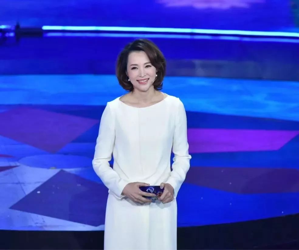 47岁董卿最惊艳的穿衣,董卿日常穿搭