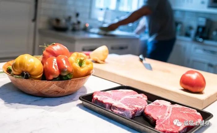 瘦人怎么增重健身,瘦人多运动增重还是少运动增胖