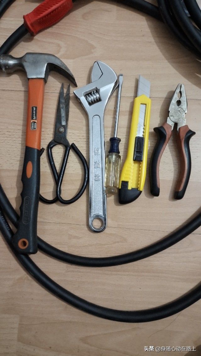 汽车电瓶没电怎么搭电教程,汽车没电了电瓶搭电神器使用方法