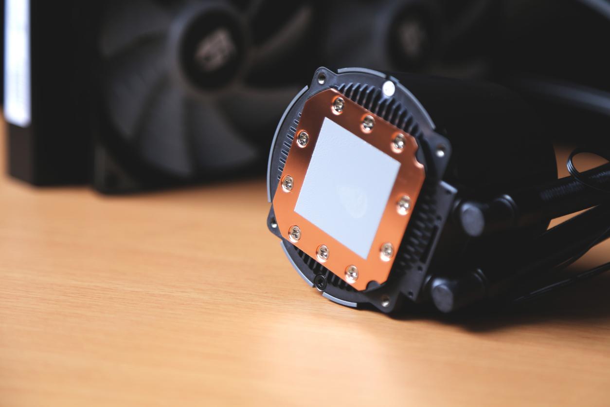 CPU温度居高不下CPU散热你真的选对了吗？教你三步选对散热