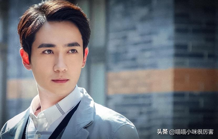 眼里有星辰大海欧美男星,眼睛最好看的十大男明星