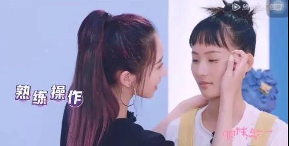 加热睫毛夹烫伤,棉签烧睫毛有啥征兆