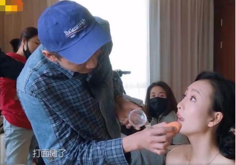 美容针变“毒针”，19岁女孩被毁容，医生：打针有风险跟风需谨慎