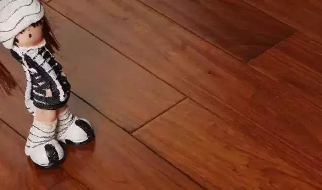 拿板材去检测要多少钱,实木地板看好坏