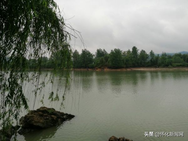 阿里山和日月潭简介,阿里山日月潭在同一位置吗