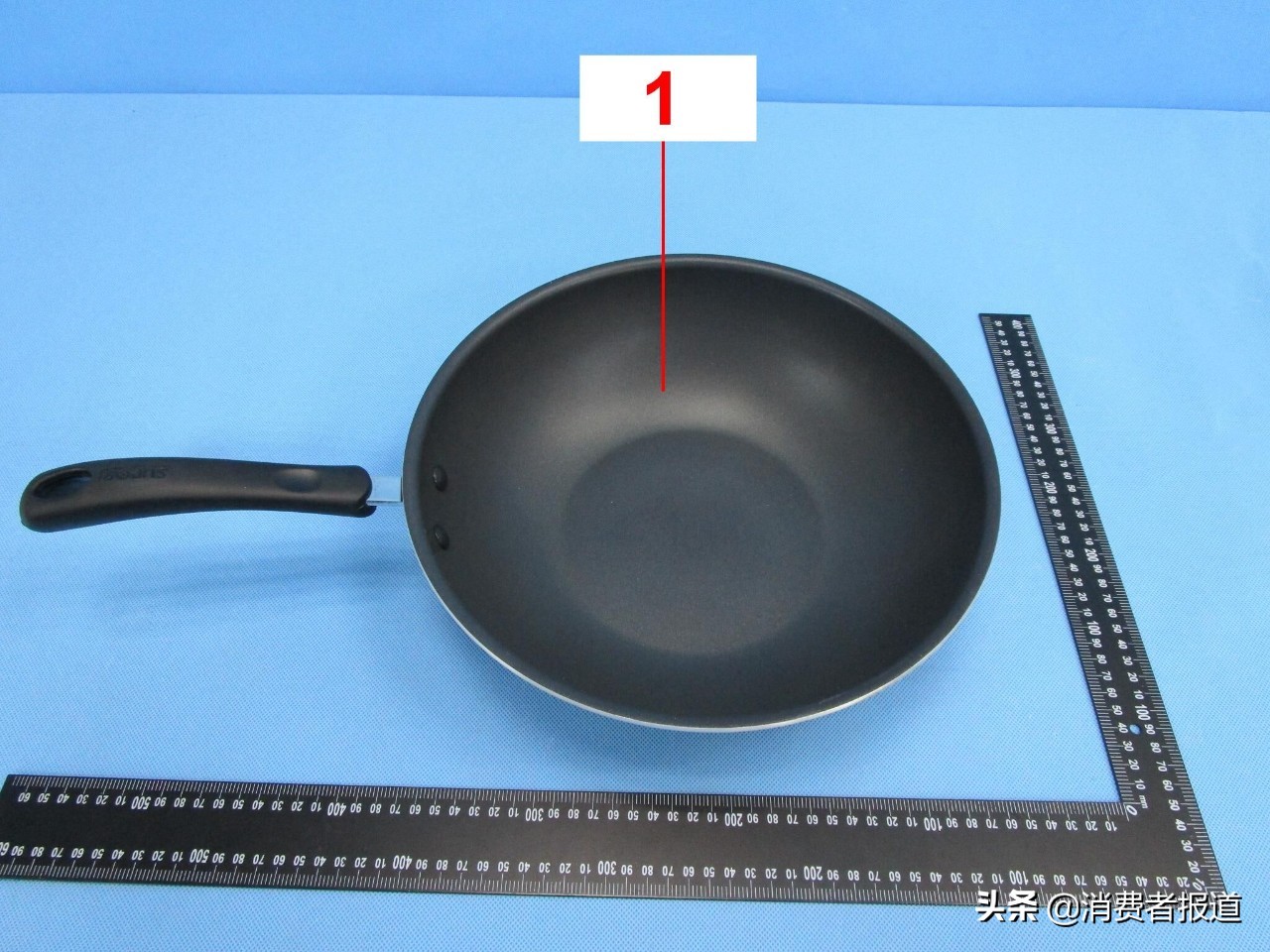 不粘锅刮花露出铝底了还能用吗,刮花的不粘锅还能用吗