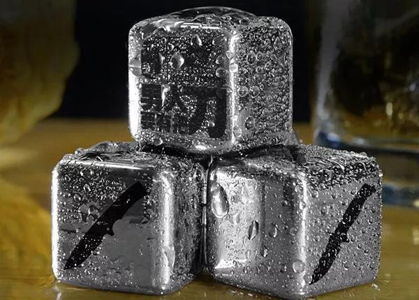 冰镇白酒调配,冰镇啤酒怎么喝才爽