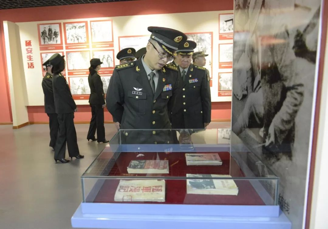 跟32127部队*党**员干部一起，到大连档案馆感悟“信仰的力量”！