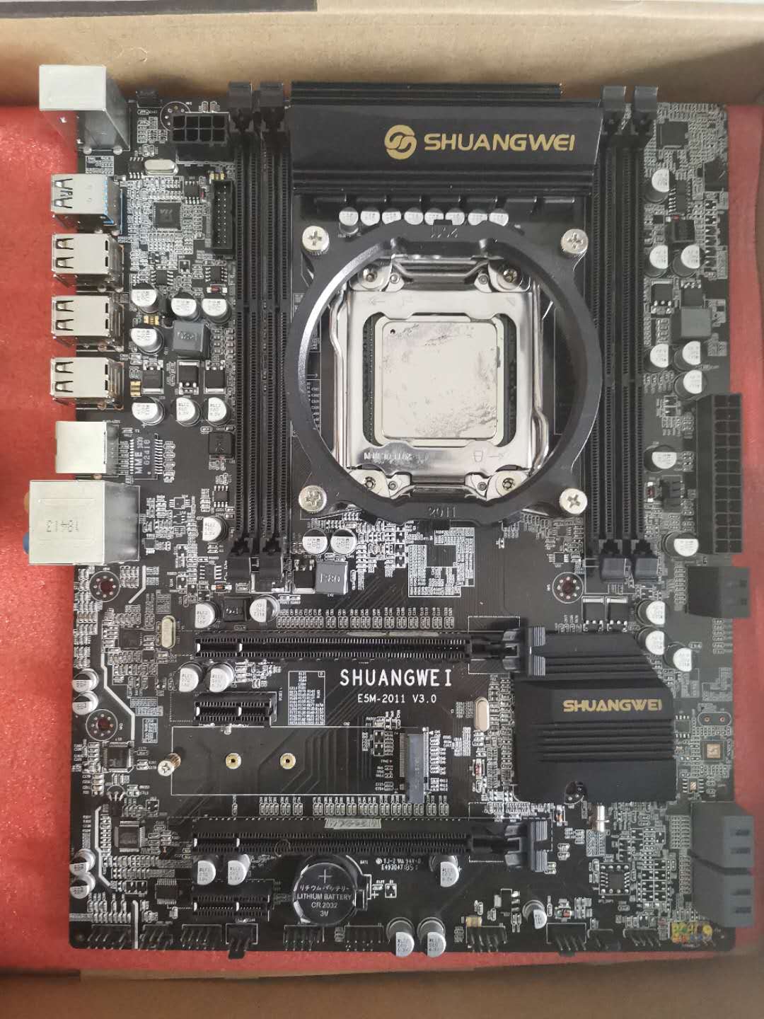 小伙用1026元“捡垃圾”组一台吃鸡电脑，跑分30w美滋滋