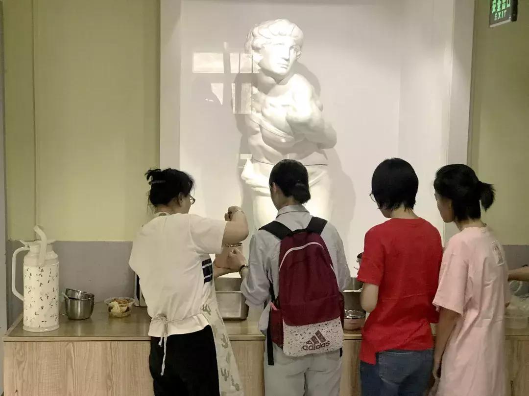 青春记实,青春记大学生在行动