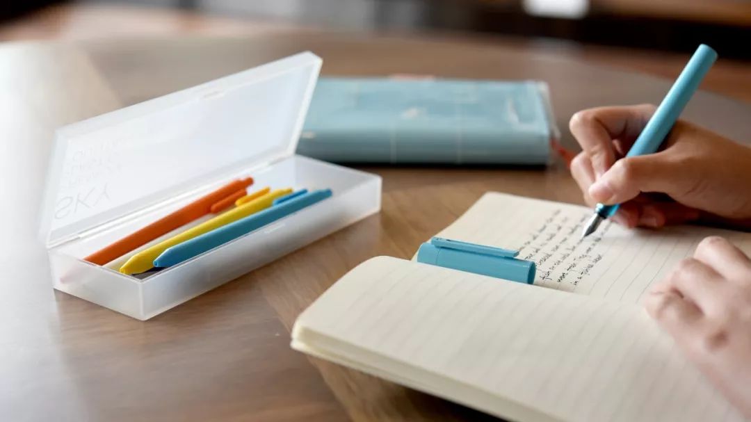 999皮炎平出口红,999皮炎平出口红广告