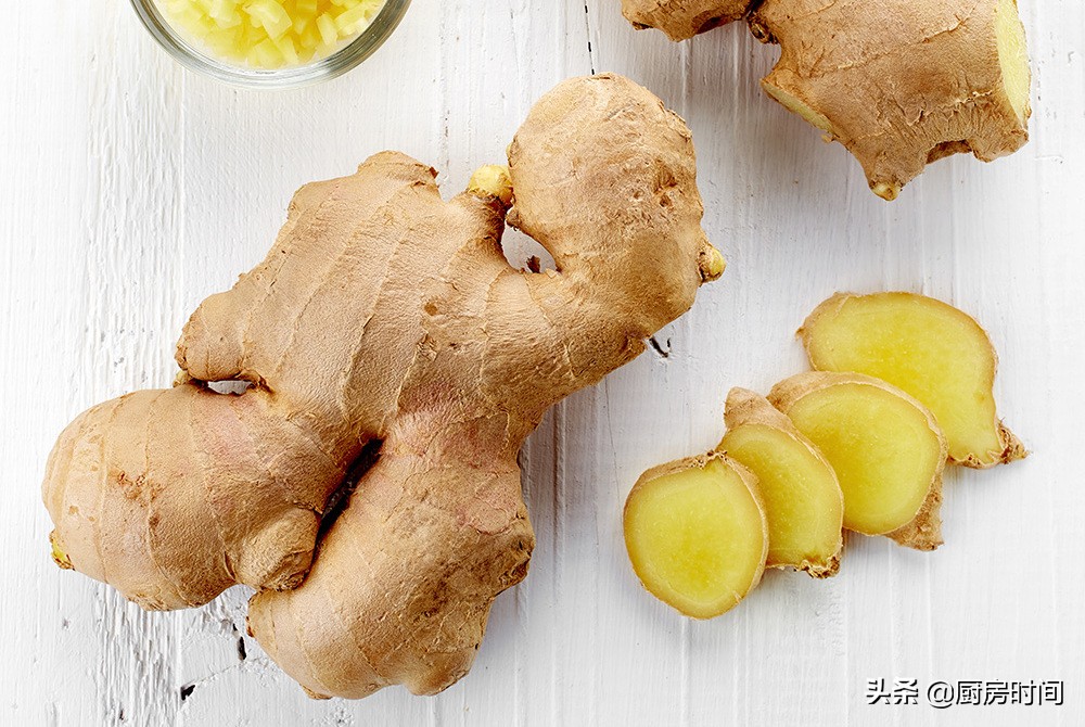 煎鱼总是粘锅怎么办？三种方法教给你，保证让你煎出的完整又好吃