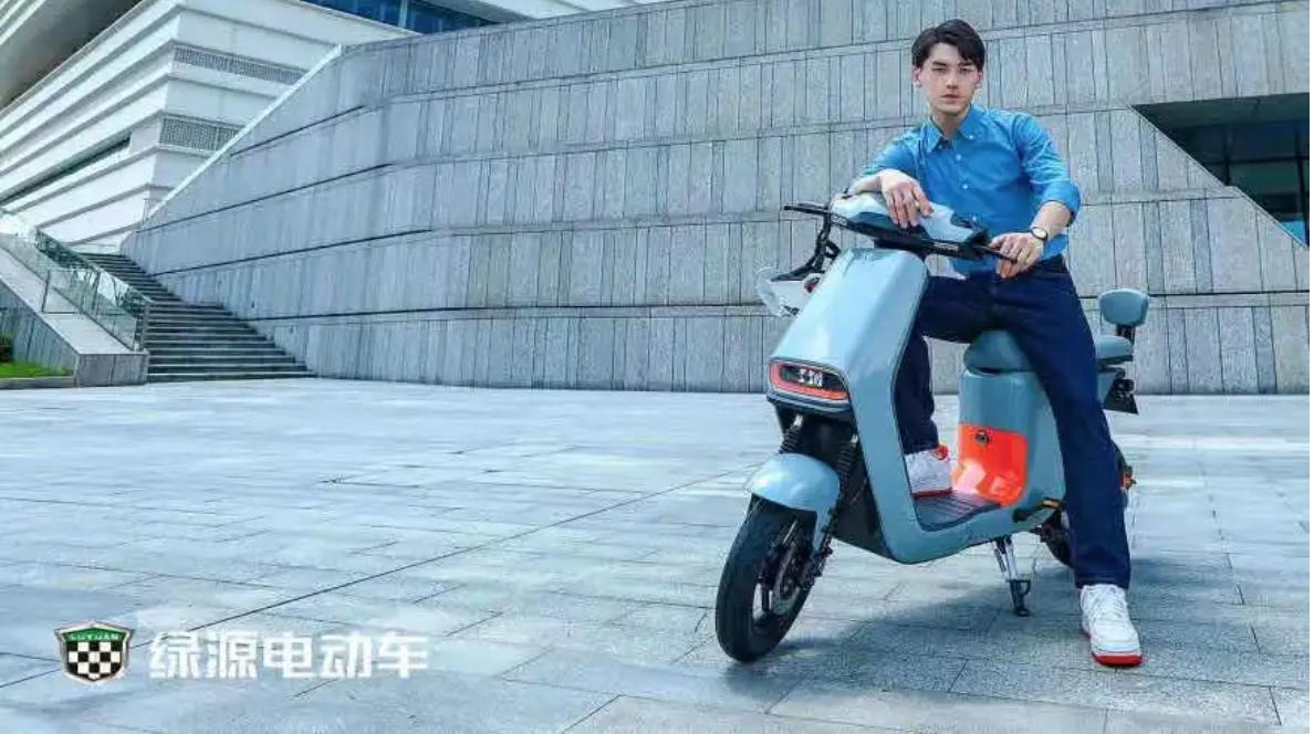 绿源液冷超续航系列国标车型,绿源液冷持久续航保6年