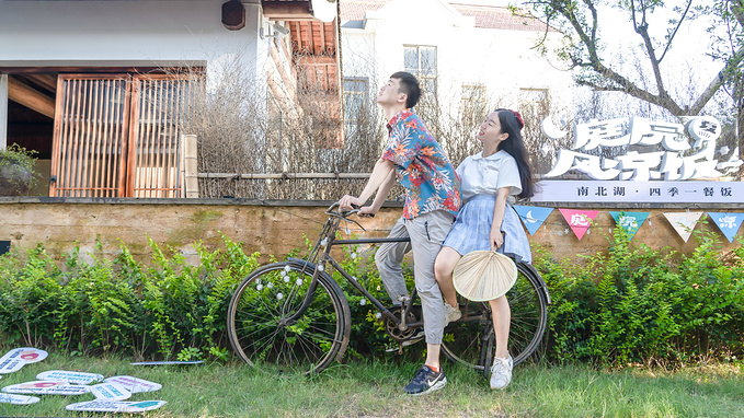 初夏品风凉饭，南北湖商玉客栈，推窗有山水