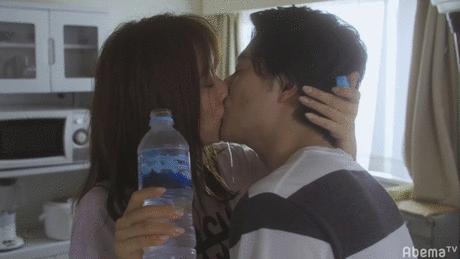 岛国*理大伦**剧，富婆强行*养包**椿哥