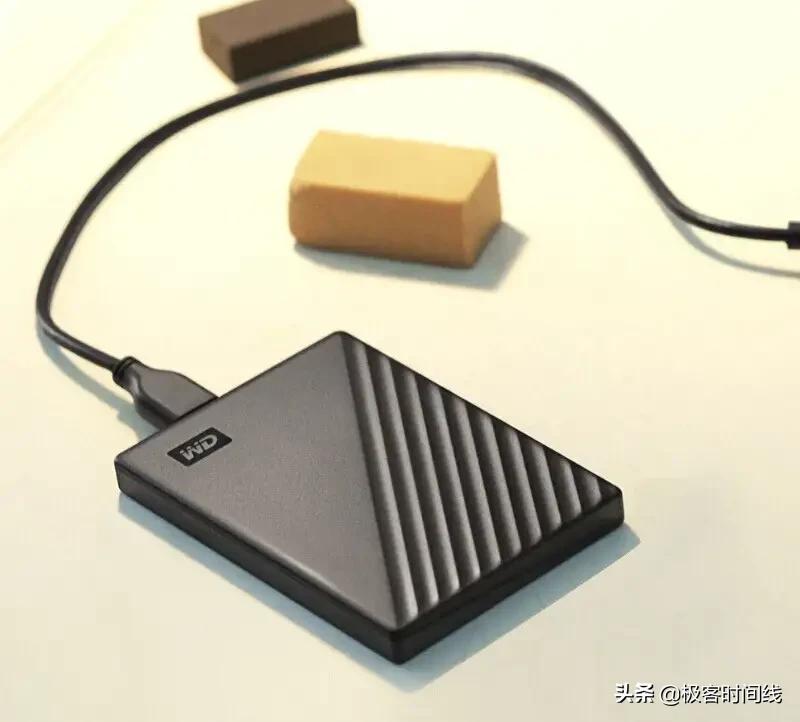 电脑硬盘不够用存移动硬盘安全吗,电脑内存不够移动硬盘怎么使用