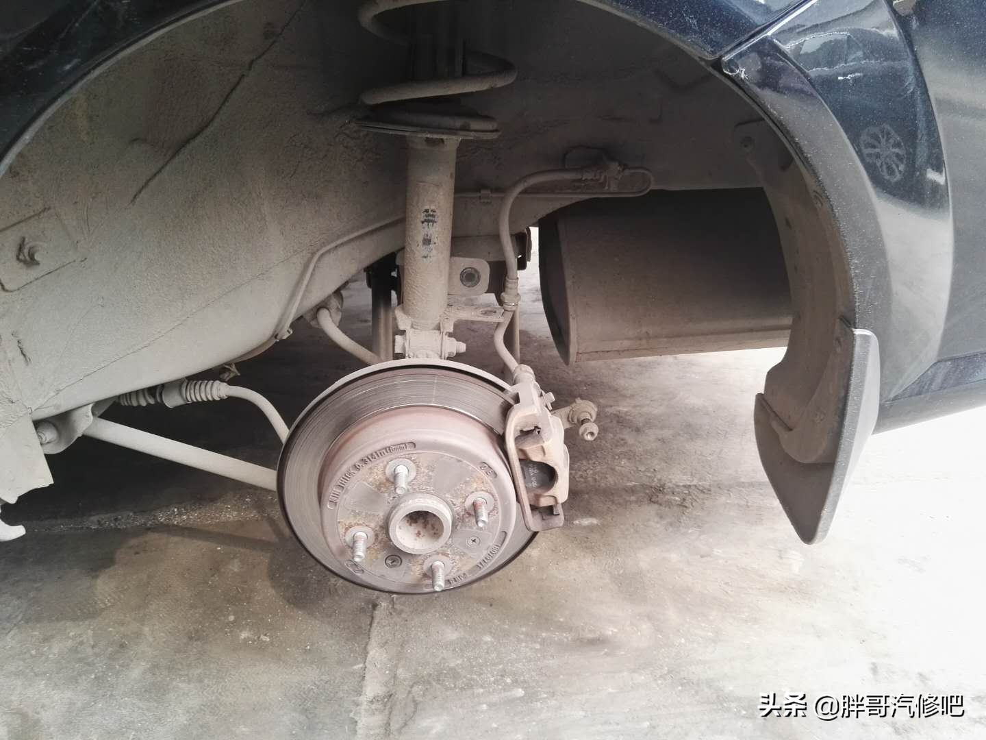 更换减震器怎么走保险,更换减震器教程和关注事项