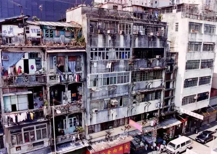 香港鸽笼房和棺材房真实生活,香港的棺材房是怎么样的