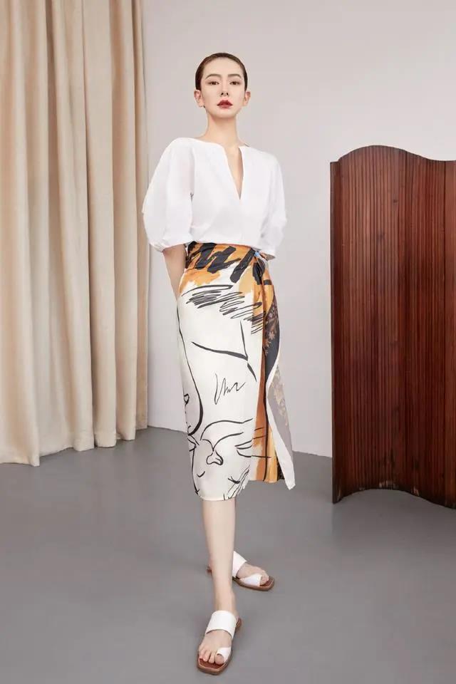 微胖女人穿T恤时，要记住“4不要”，不然显胖还显矮，很没气质