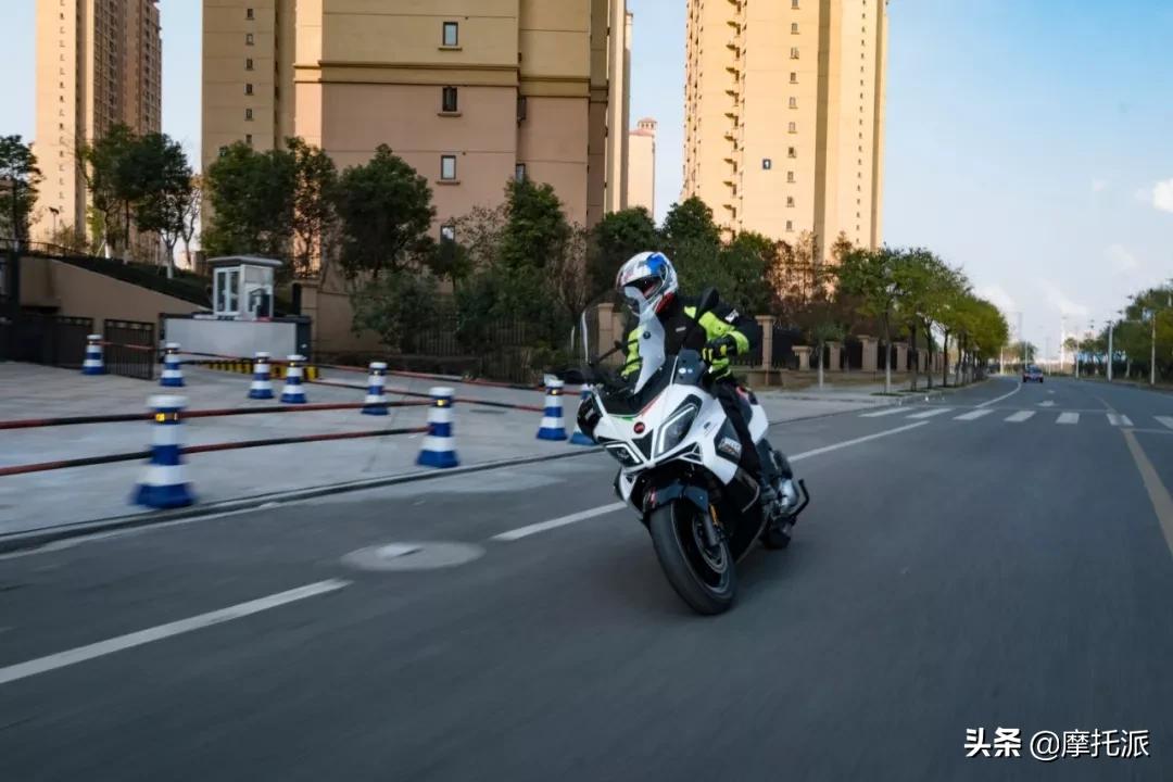 阿普利亚srmax250,阿普利亚srmax250座高