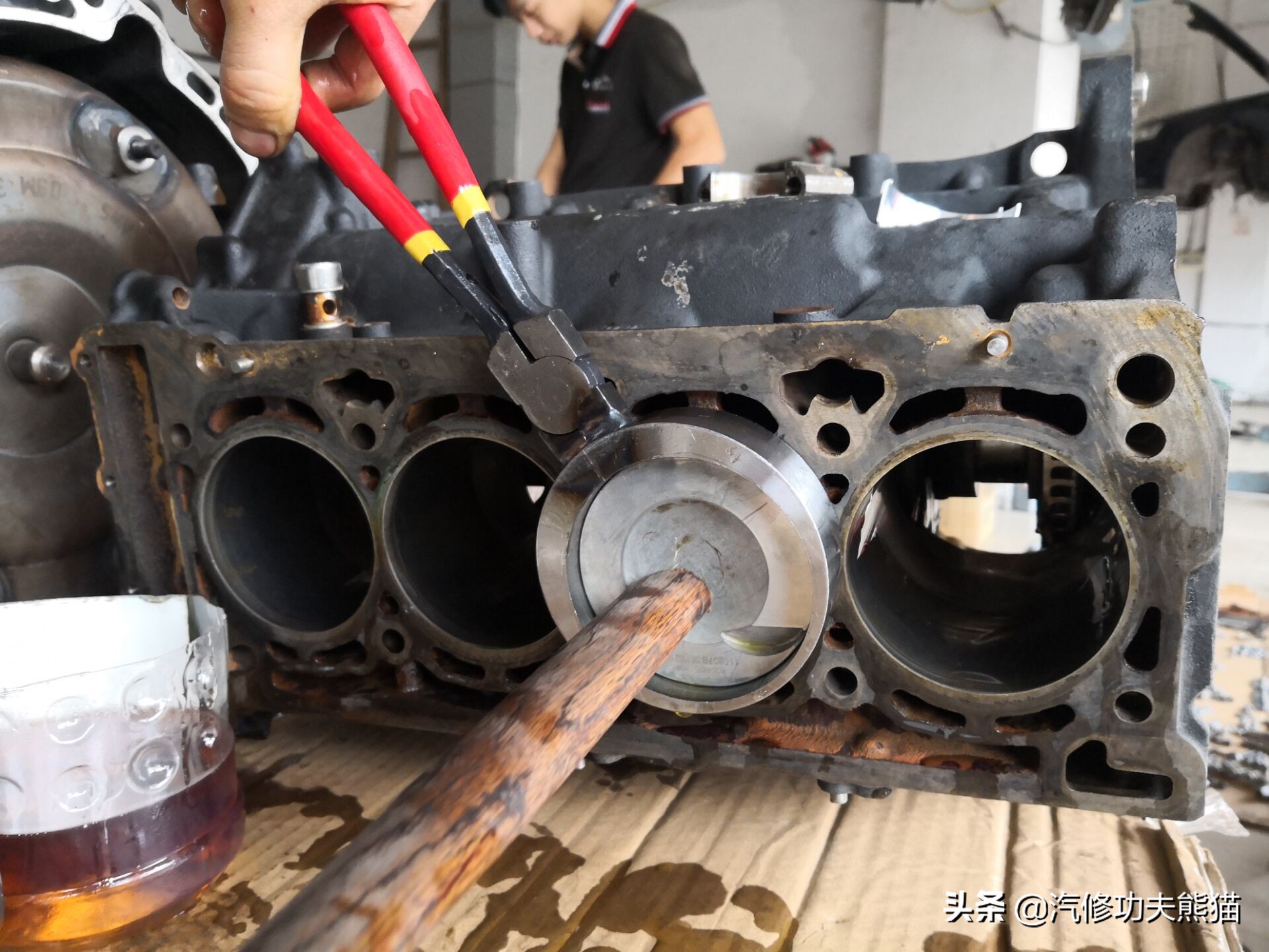 大众途观发动机烧机油维修多少钱,2010款大众途观严重烧机油