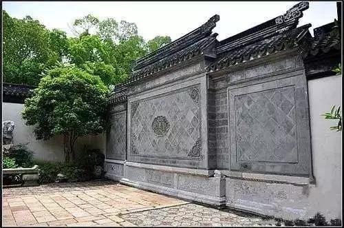 进门就是一堵墙的房子好吗,为什么宅院进门有一堵墙
