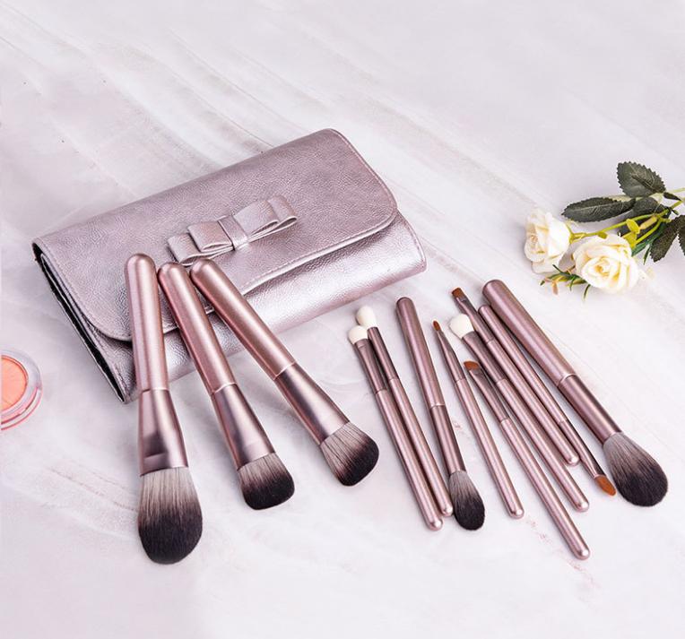 别再用手上妆了，这5套平价好用的化妆刷，送给精致的女孩们