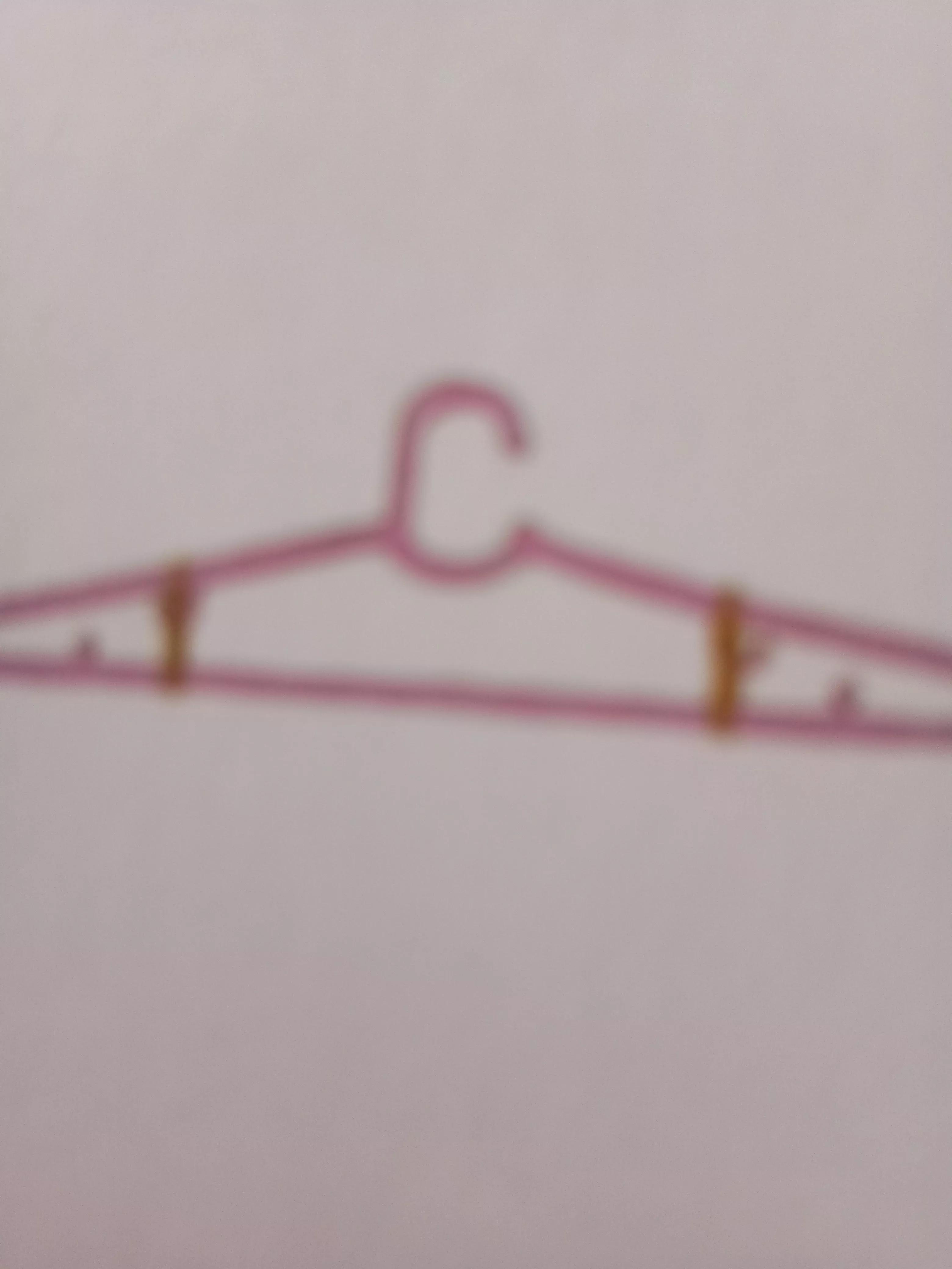 衣服领口穿不进怎么补救,衣服领子大衣架挂不住怎么办