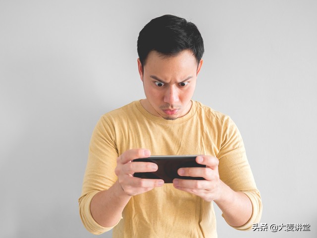 经常沉迷手机会出现什么病,长期沉迷手机对大脑的影响