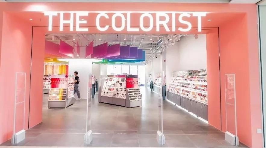 店播+快时尚+网红场景=事迹20万/店/天“调色师”这么玩不火才怪