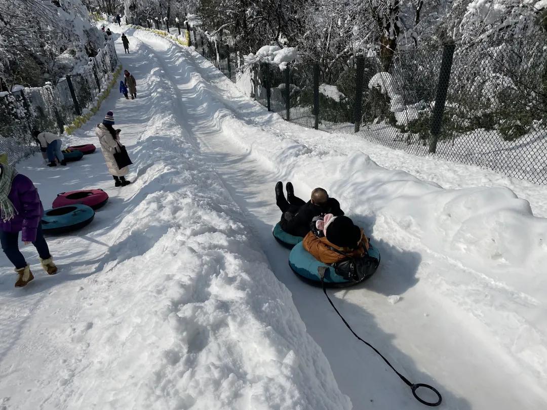 峨眉山滑雪游玩设施,峨眉山滑雪场攻略