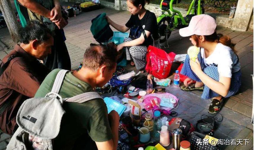 大学毕业夜市摆摊,大学毕业地摊货