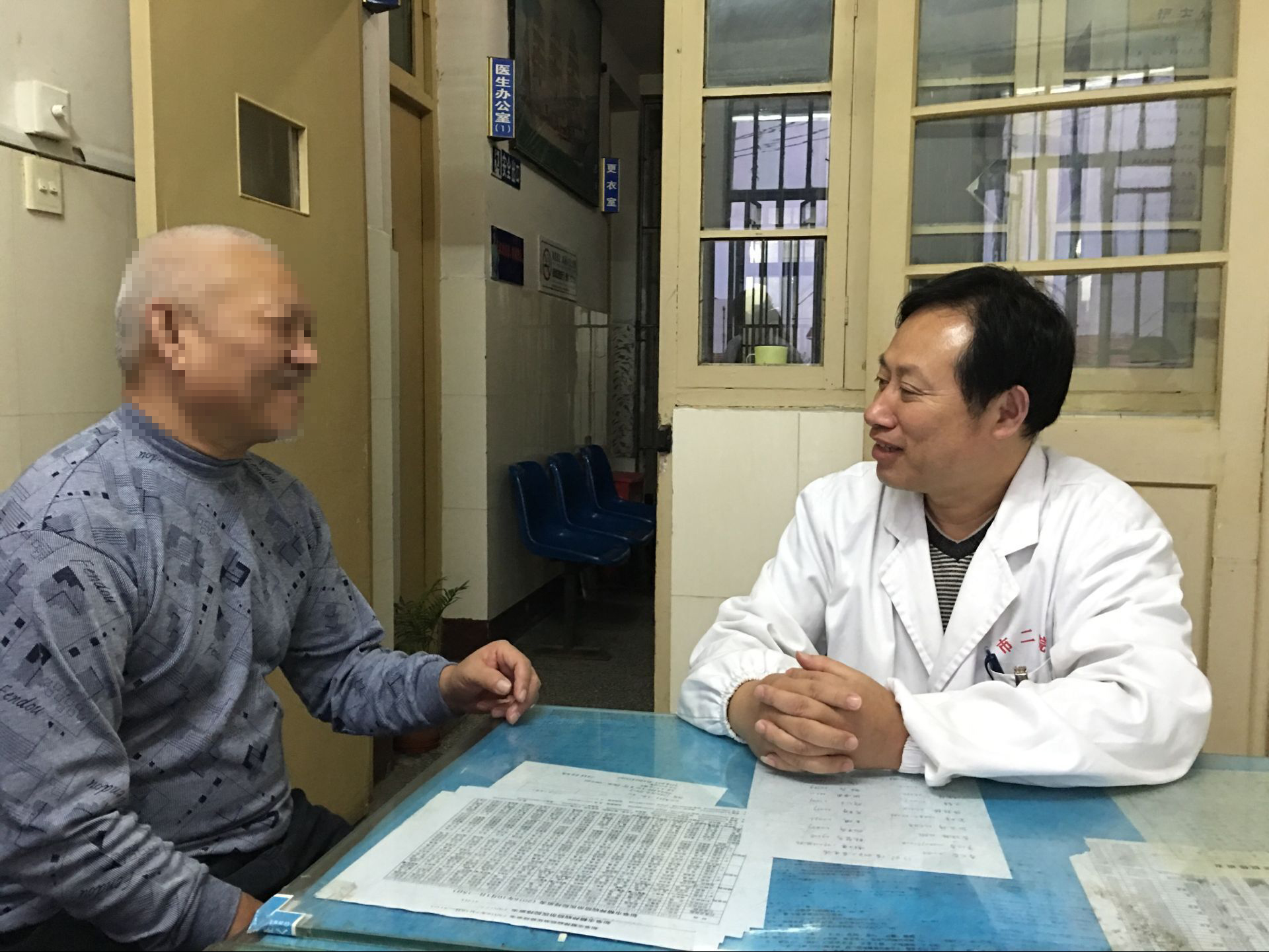 绮剧鐥呭尰闄㈢殑鐧借。澶╀娇,绮剧鐥呭尰闄㈢殑娓╂殩浼樼浜嬭抗