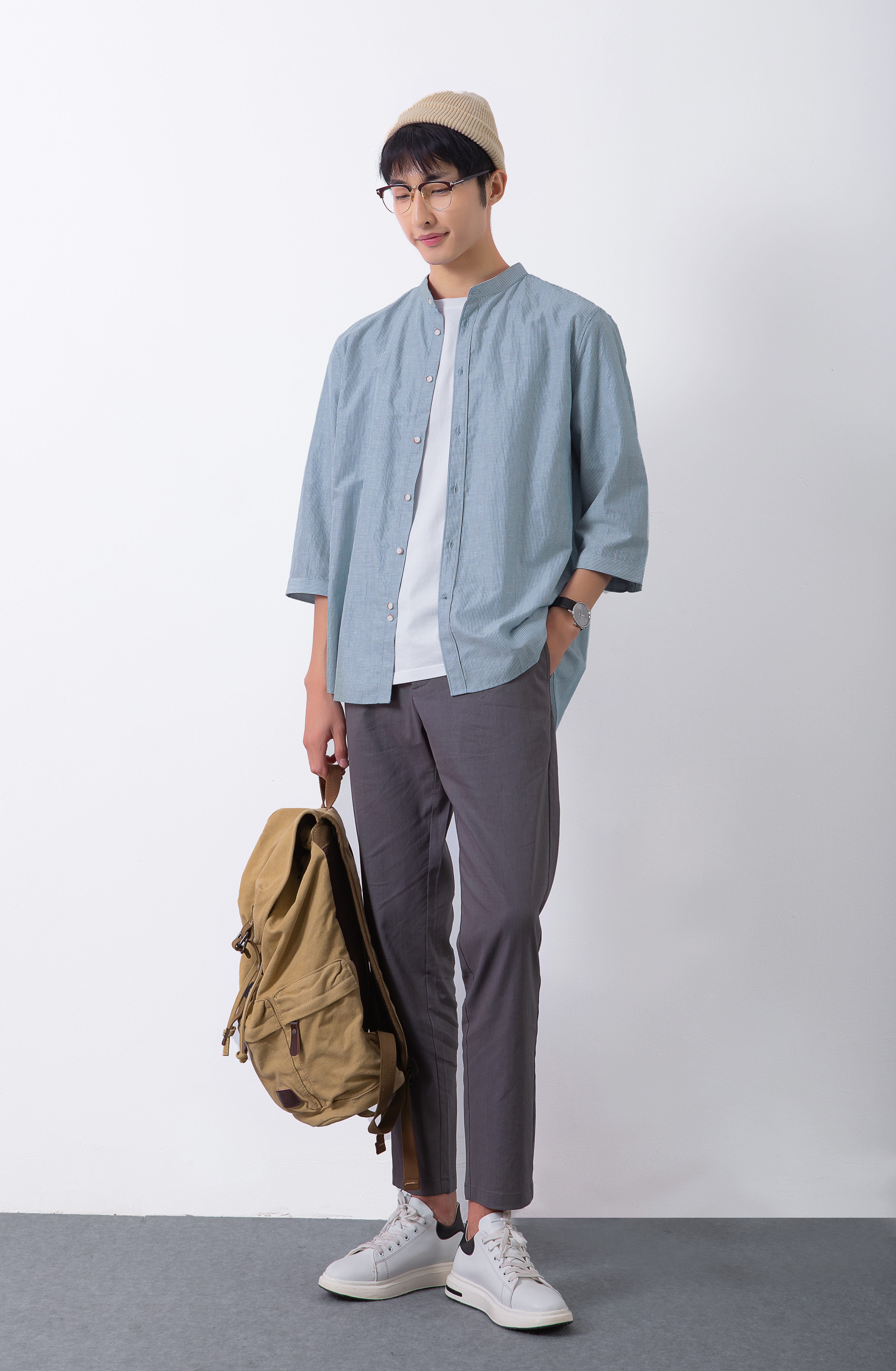 男士皮肤黑的人穿什么衣服,男小麦色皮肤怎么穿衣服