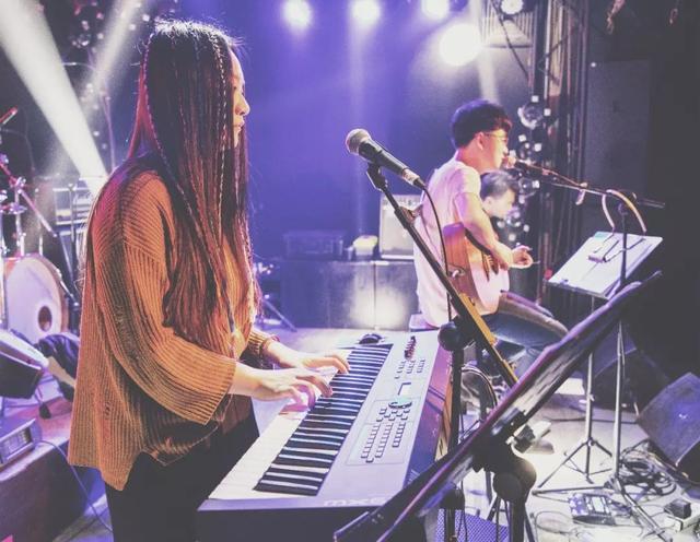 乐队里最难找的乐手是谁,摇滚乐队最需要哪些乐手