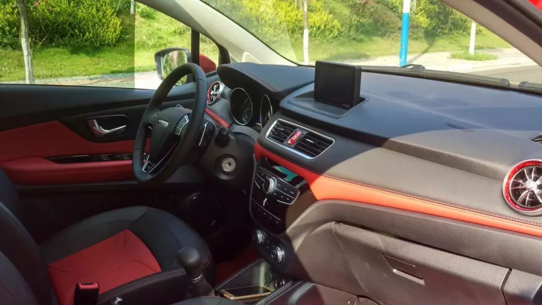 从大学毕业到步入社会6年了,在路上的哈弗h1