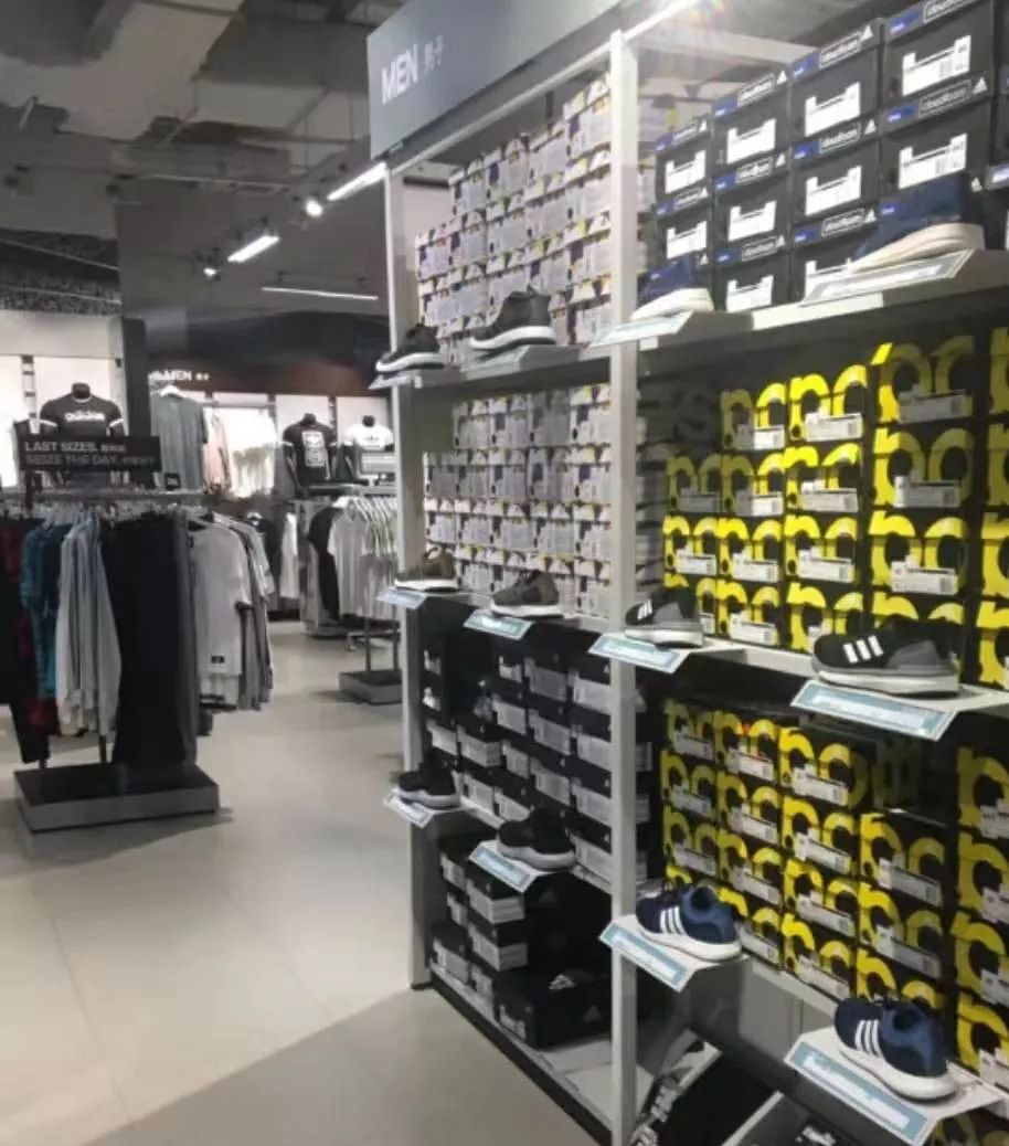 60块钱买的阿迪达斯黑贝壳,60块买的耐克