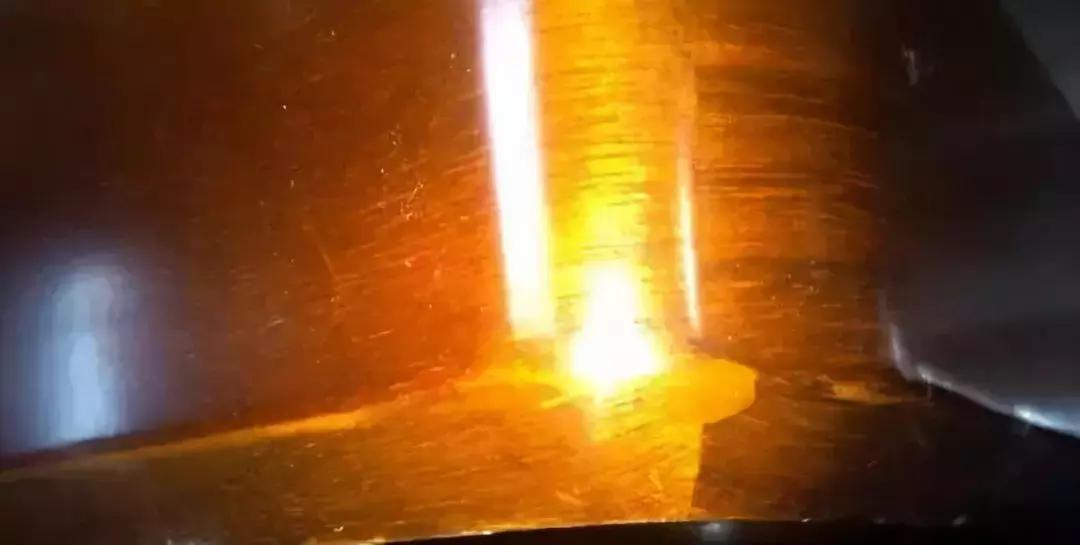 贴木皮与实木家具怎样区别,贴木皮和贴纸的区别