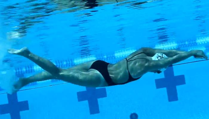 游完泳浑身无力没劲怎么办,游着游着感觉浮不起来了