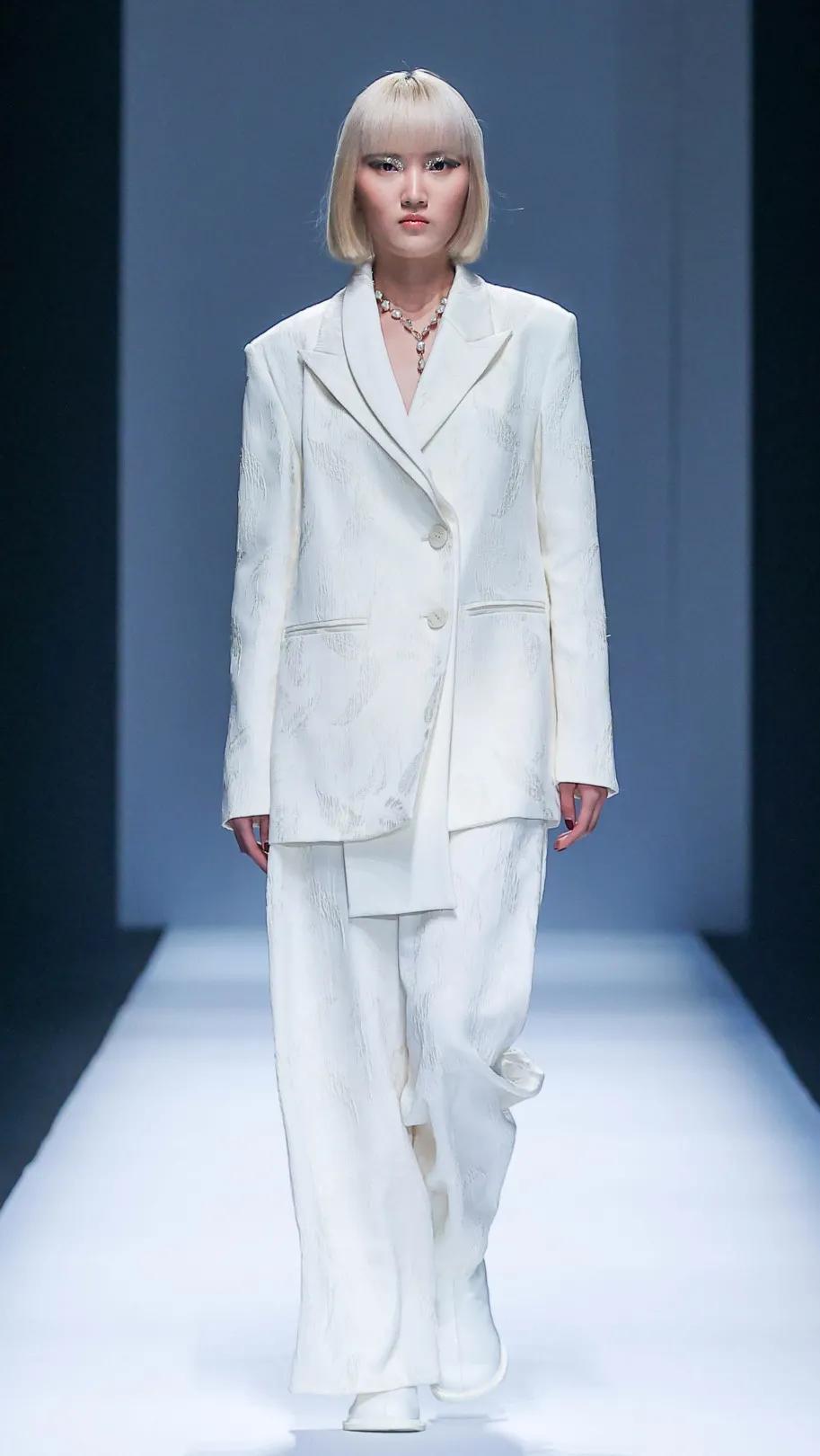 2021秋冬时尚单品,时尚2021秋冬时尚元素流行趋势