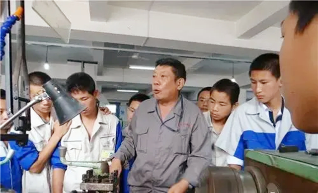 北大退学上技校周浩现况,北大退学转读周浩现状