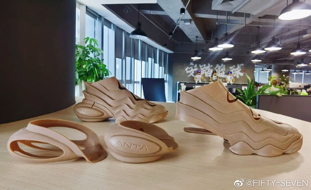 安踏三款时装鞋上市！外形夸张，最高999元，高端款你买账么？