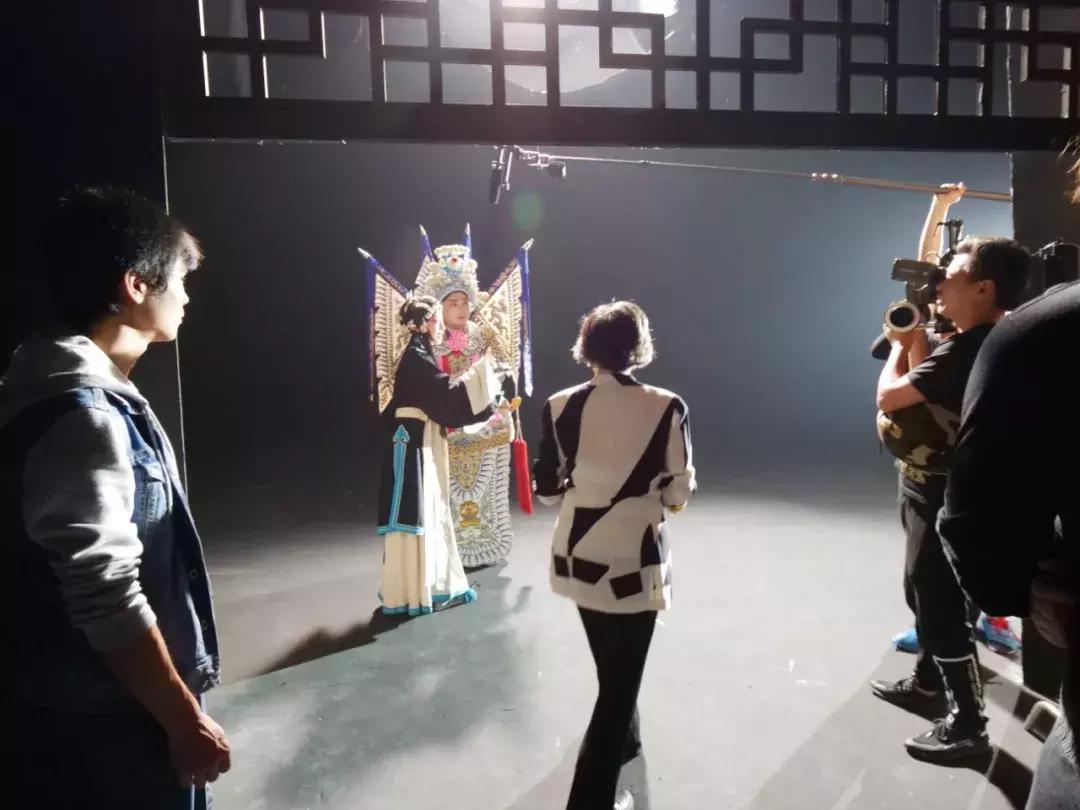 好莱坞华人教母,好莱坞教母