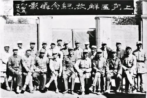 刘志丹牺牲9年后凶手被俘，两年后为何将其释放？事后才知真高明