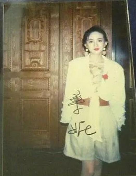 她因拒绝潜规则无奈退出娱乐圈,拒绝潜规则后被雪藏