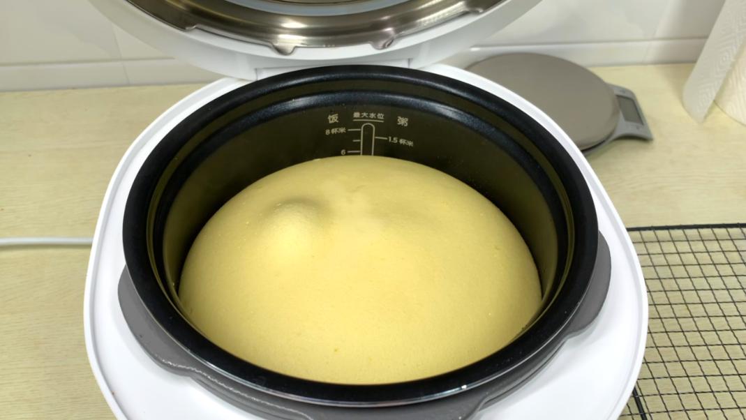电饭锅做不塌陷蛋糕的方法家庭版,蛋糕怎么做不会塌电饭锅