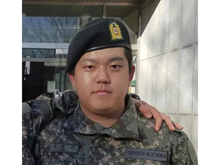 脸颊没肉是太瘦了么,韩国爱豆要瘦到多少斤