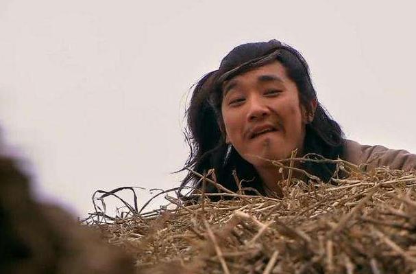 时迁鼓上蚤轻功上乘善于偷盗,鼓上蚤时迁最大的特征