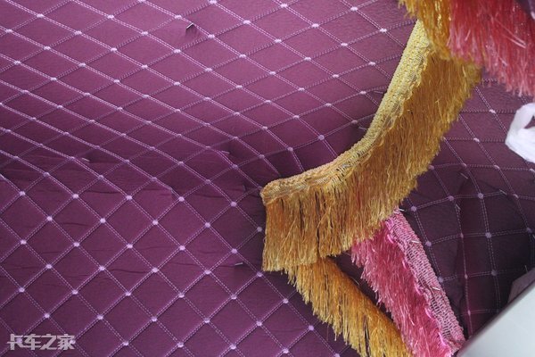 逆变器220伏300瓦变800瓦大货车专用,大功率液晶货车车载逆变器